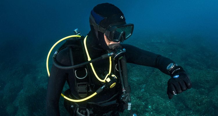 A diver with his computer